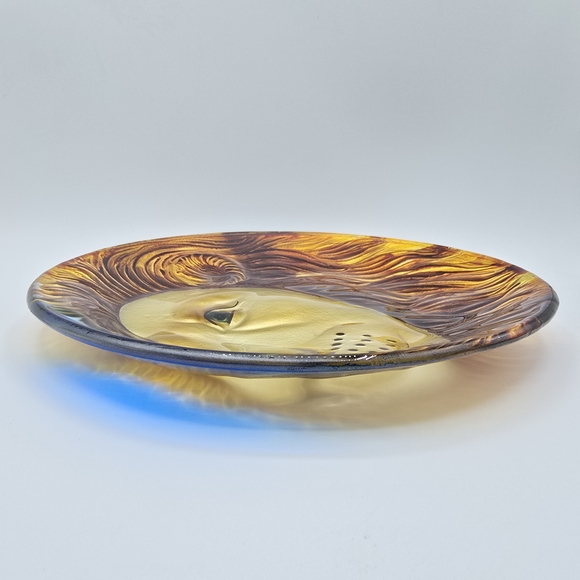 Lion Reverse Applied Glaze Glass Plate/Shallow Bowl Majolica Style Relief, 8" - Picture 4 of 9